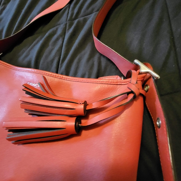 VINTAGE RED COACH PURSE. - Picture 3 of 7